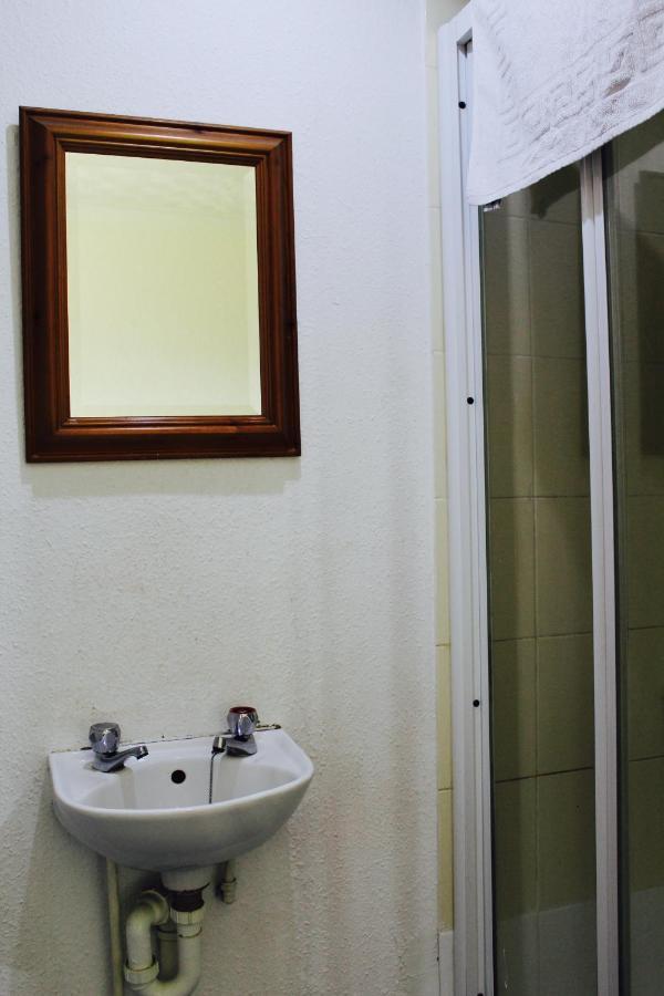 Charde Guest House Birmingam Habitación foto